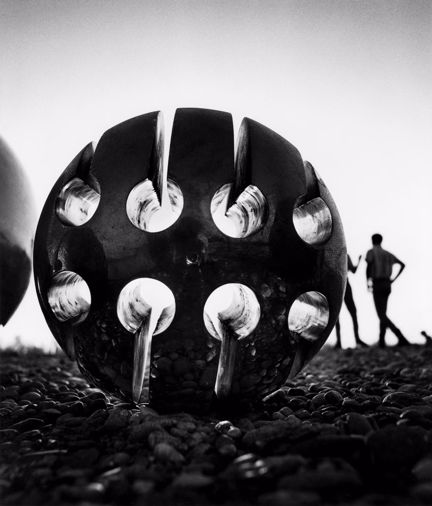 arnaldo pomodoro, rotanti sulle rive del ticino, 1968 01